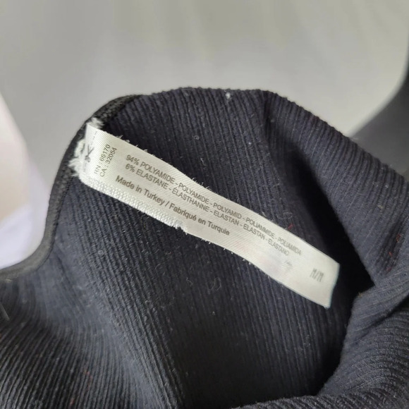 URBAN OUTFITTERS Ribbed Halter Crop Top Size Medium - Picture 5 of 6